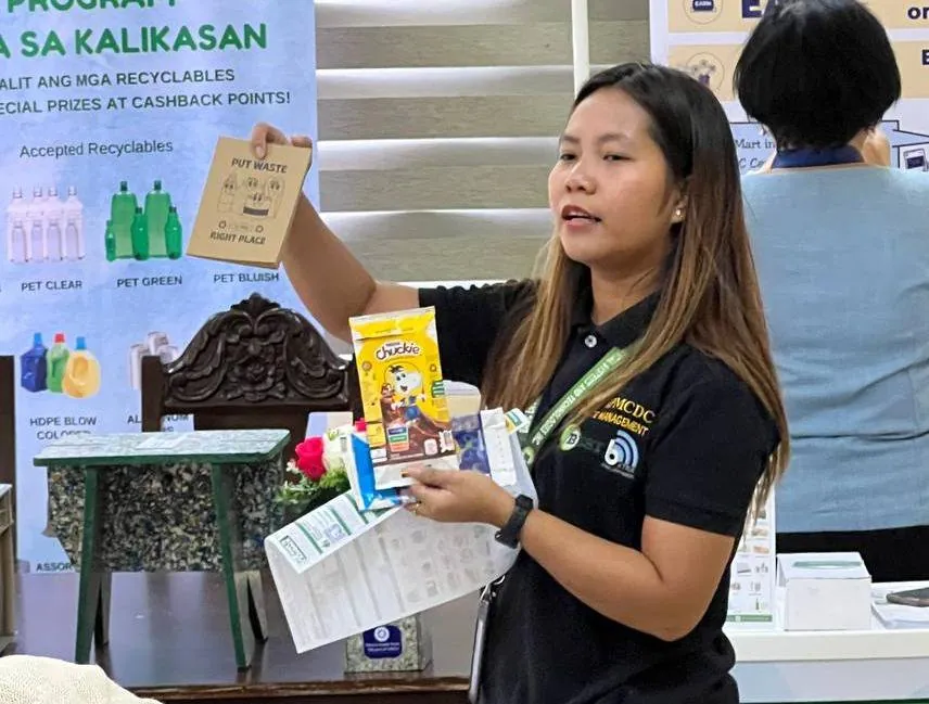 Weighing recyclables at the exchange point
